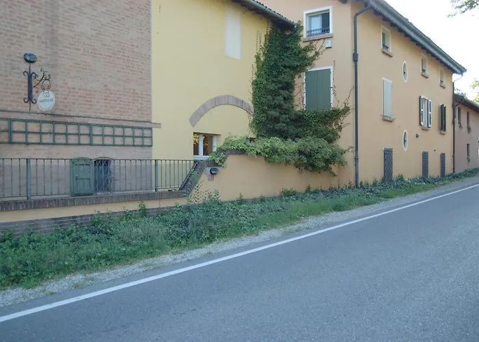 Quattrocolli 3* Quattro Castella